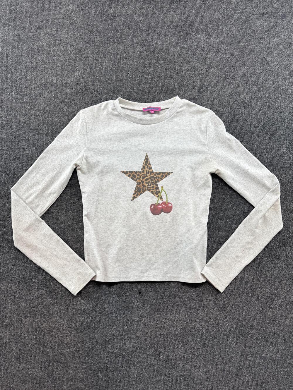 Edikted Shirt Womens Small Gray Leopard Star Cherry Graphic Cropped Long Sleeve
